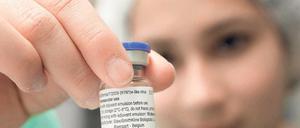 Impfdosen gibt es noch genug. Aber in der Bevölkerung hat das Interesse an der sogenannten Schweinegrippe deutlich nachgelassen. In Berlin gab es jetzt einen neuen Todesfall. In der neuen Grippesaison werde das H1N1-Virus vorherrschen, meinen Experten.