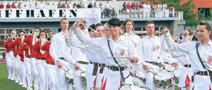 Heimvorteil für Potsdam. Die Landeshauptstadt ist ab Mitte Juli Gastgeber der Weltmeisterschaften der Marching Showbands. Der Fanfarenzug will seinen Titel im Bereich Marsch verteidigen und sich außerdem bei den Shows verbessern. 22 Fanfarenzüge aus aller Welt werden im Luftschiffhafen erwartet.