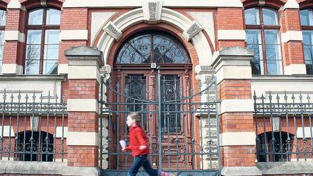 Bald geschlossen? Die Eisenhart-Grundschule in der Kurfürstenstraße.