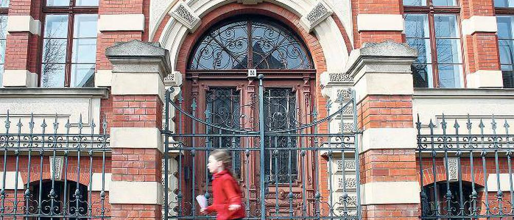 Bald geschlossen? Die Eisenhart-Grundschule in der Kurfürstenstraße.