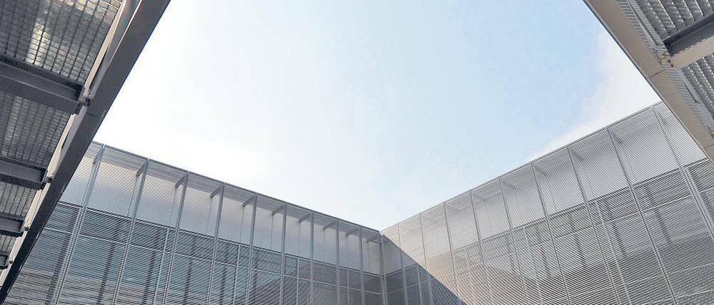 Dunkler Granit und grauer Stahl. Das neue Dokumentationszentrum der Topographie des Terrors soll am 6. Mai eröffnet werden.