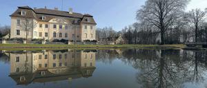 Spiegelbild. Der Branitzer bei Cottbus Park gilt als der letzte große Landschaftspark des 19. Jahrhunderts. Seit April sind im Schloss Branitz die Schlafstube und das Waschzimmer des Fürsten Pückler nach aufwändiger Sanierung wieder zu besichtigen.