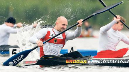 Start in die Saison. Potsdams Kanu-Olympiasieger Ronald Rauhe will sich künftig ganz auf den 200-Meter-Sprint konzentrieren. Am Samstag gilt es in Duisburg im Einer.