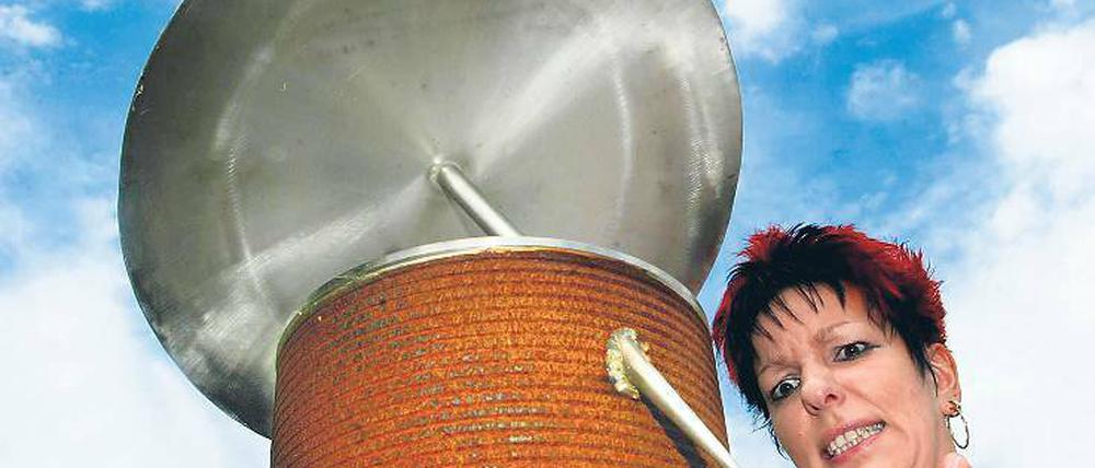 Ganz schön spitz. Die Erfindung der Reißzwecke, im Volksmund auch Pinne genannt, stammt offenbar aus Lychen. Heute ist in der Stadt von der Erinnerung an die Erfindung wenig zu spüren.