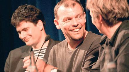 Erinnerung, sprich! Fayd Jungnickel (l.) und Tom Zickler im Filmgespräch mit der Moderatorin Jeanette Eggert (r.).