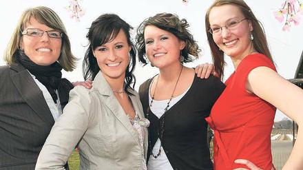 Versuchen ihr Glück: Julia Fischer (22), Jessica Seiffert (24), Marie-Kristin Krechla (21) und Sophie Jacobs (20) (v.l.).