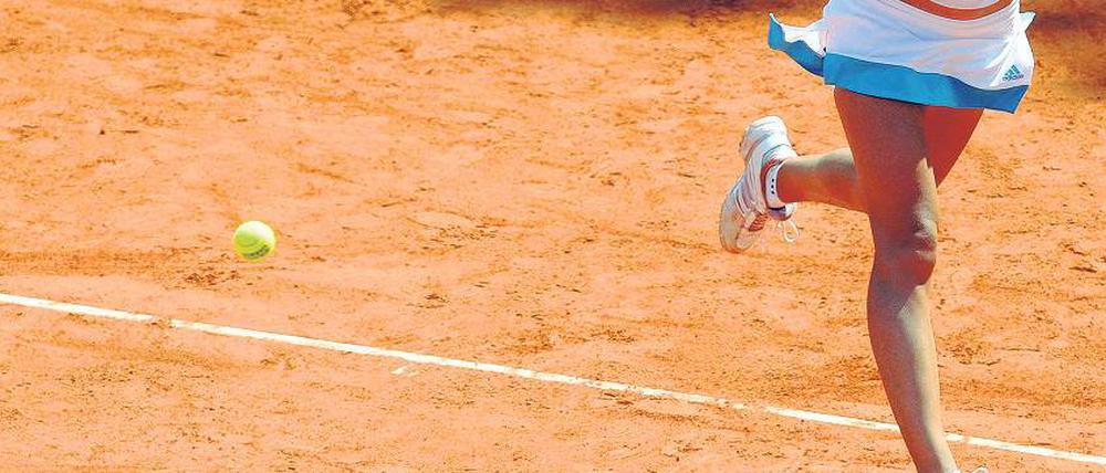 Auf der Suche. Wo spielen die mehr als 700 Mitglieder des TC Rot-Weiß Potsdam künftig Tennis? Die Stadt hat dem Verein ein Angebot für eine neue Anlage vorgelegt und kurz darauf die Kündigung des jetzigen Pachtvertrages ausgesprochen.