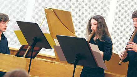 Ein Abschiedsständchen brachten Mitglieder des Ensembles Alte Musik ihrem scheidenden Direktor zur Freude. Erfolgreich nahmen sie am Wochenende auch am Landesmusikwettbewerb Jugend musiziert in Berlin teil.
