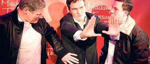 Aus Wachs. Studio Babelsberg-Vorstand Christoph Fisser (l.) und Schauspieler Sönke Möhring posierten gestern bei Madame Tussauds neben der Wachsfigur von Regisseur Quentin Tarantino.