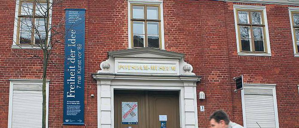 Das Potsdam-Museum verlässt in den nächsten zwei Jahren das Holländische Viertel. Der Verkauf des Hauses Benkertstraße 3 soll einem Vorschlag des Kommunalen Immobilien Service zufolge die Klimaanlage am neuen Standort Altes Rathaus finanzieren.