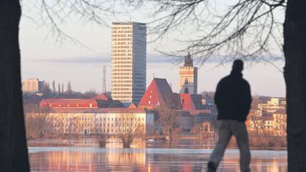 Geblieben. Martin Wilke ist mit Frankfurt sehr verbunden. Er liebt seine Heimatstadt und ist auch aus diesem Grund nach der Wende nicht weggegangen.