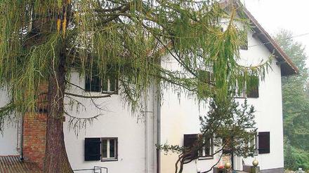 Der Betreiber hat gekündigt, die Villa steht bald leer. In Töplitz hofft man, dass sich möglichst bald ein Käufer findet, der das ehemalige Kinderdorf auch nutzen wird. Ansonsten, so die Befürchtung, würde der Vandalismus um sich greifen.