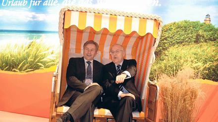 Gestrandet. Wowereit (l.) und Brüderle machten es sich gemütlich.