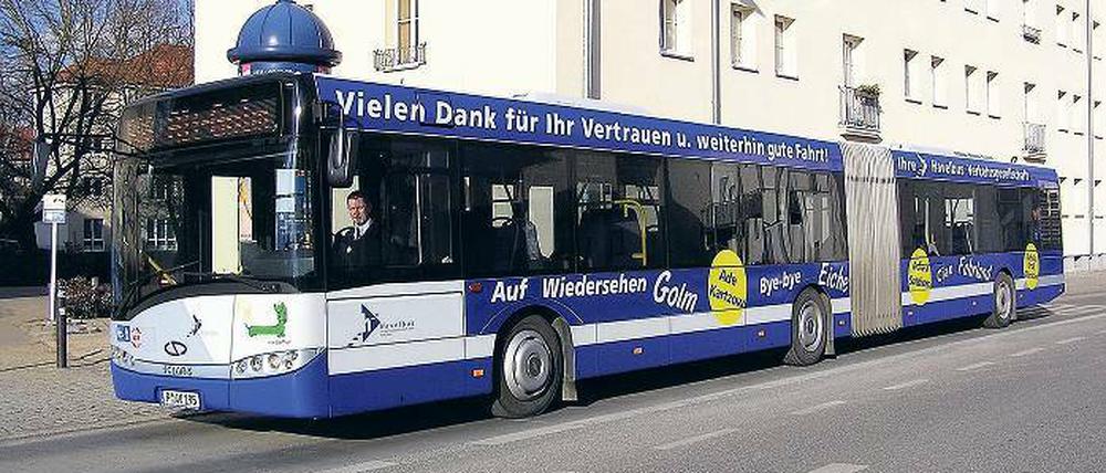 Havelbus verabschiedet sich: Ab 1. April werden sechs Buslinien in die neuen Ortsteile der Landeshauptstadt an den Potsdamer Verkehrsbetrieb (ViP) übergeben. Die Überleitung hat gut funktioniert. Jetzt soll noch einmal ein speziell gestalteter Bus in die Ortsteile fahren. Unterschwellig brodelt indes der Streit um andere lukrative Strecken.