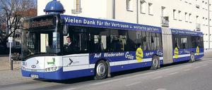 Havelbus verabschiedet sich: Ab 1. April werden sechs Buslinien in die neuen Ortsteile der Landeshauptstadt an den Potsdamer Verkehrsbetrieb (ViP) übergeben. Die Überleitung hat gut funktioniert. Jetzt soll noch einmal ein speziell gestalteter Bus in die Ortsteile fahren. Unterschwellig brodelt indes der Streit um andere lukrative Strecken.