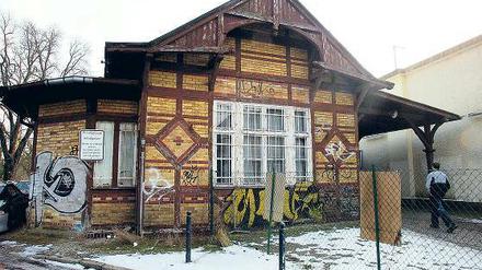 Verfallen. Der Bürgerbahnhof wartet seit mehr als zwei Jahrzehnten auf eine Sanierung.