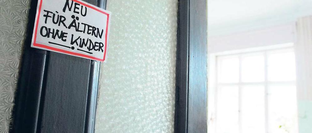 Rächtschreibfehler. Das ä steht für Ältere. Und gegen Kinder will im Café auch niemand was haben. 