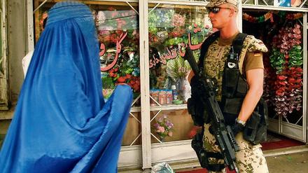 Schwierige Aufgabe. Ein Bundeswehr-Soldat im afghanischen Taloquan.