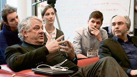 Prof. Hasso Plattner beim Innovationsworkshop zur Bildung. Der Institutsgründer setzt sich für mehr Miteinander sowie die stärkere Einbeziehung von Schülern unterschiedlicher Kulturen in das Unterrichtsgeschehen ein.