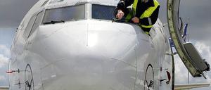 Startklar. Nach den neuen Angaben haben nun mehr Anwohner rund um den Flughafen Schönefeld Anspruch auf Schallschutz als bisher.