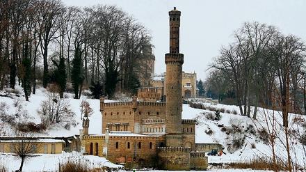 Wohnstandort. Das Maschinenhaus im Park Babelsberg ist eines der Gebäude, die die Stiftung an Privatinvestoren übergeben will. Mögliche Nutzungen könnten Wohnen und Kultur sein. 1,6 Millionen Euro kostet die Sanierung, 2012 soll sie abgeschlossen sein.