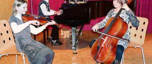 Erfolgreich. Zu den ersten Preisträgern bei Jugend musiziert zählte das Klaviertrio mit Leonel Steinbrich, Judith Rosenbach und Esther Thoben.