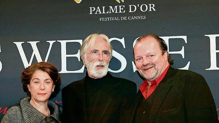 Oscar-Hoffnung mit Babelsberger Unterstützung. Medienboard-Geschäftsführerin Kirsten Niehuus, Regisseur Michael Haneke und Mitproduzent Stefan Arndt (v.l.) hoffen auf die Oscar-Nominierungen: Ihr Film Das weisse Band ist einer der Anwärter.