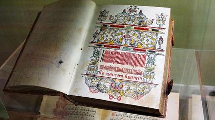 Schatz unter Glas. Eine reich illuminierte Handschrift mit liturgischen Gesängen gehört zu den interessantesten Ausstellungsstücken in Geschichte einer Idee.