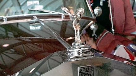 Präsentation der Nobelkarossen: Edle Schlitten wie dieser Rolls Royce erfreuten sich bei der Automobil-Messe in der Metropolis-Halle besonderer Aufmerksamkeit. 8000 Besucher zählte die zweitägige Schau.