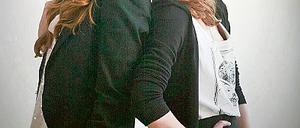 The German Wunderfräuleins: Die Potsdamerinnen Jana Strohbücker und Vanessa Schümmelfeder bloggen unter dem Namen Midnight Couture.