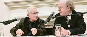 Workuta-Häftling Peter Seele (li.) im Gespräch mit Richard Buchner, dem Vorsitzenden des Fördervereins für die Gedenkstätte Ehemaliges KGB-Gefängnis.