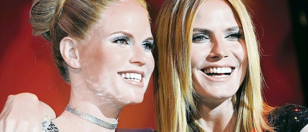 Doppel-Lächeln. Heidi Klum (r.) neben ihrer Wachsfigur.
