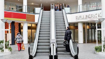 Ausnahmsweise. Mittwochs ist das Jobcenter nur für Kunden mit Termin geöffnet. Deshalb war gestern auch die aufwärtsfahrende Rolltreppe frei.
