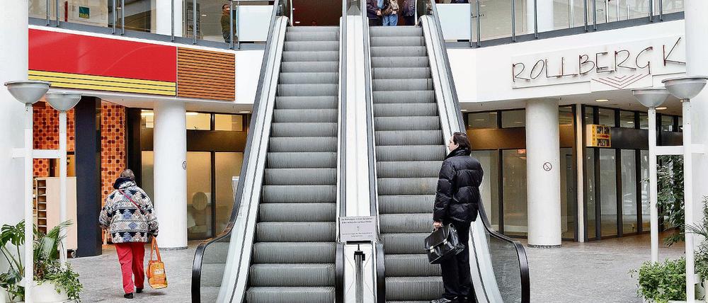 Ausnahmsweise. Mittwochs ist das Jobcenter nur für Kunden mit Termin geöffnet. Deshalb war gestern auch die aufwärtsfahrende Rolltreppe frei.