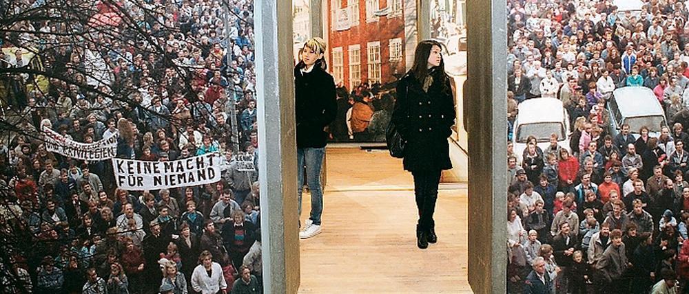 Große Bilder für eine große Geschichte: Die Ausstellungsmacher hatten bei ihrer Arbeit vor allem junge Besucher im Sinn, die 1989 noch nicht dabei waren.