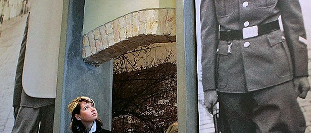 Wenn die Gefahr übergroß scheint. Die Ausstellung Demokratie  Jetzt oder nie! Vom Haus des Terrors zum Haus der Demokratie bringt die Wende von 1989/90 mit ungewöhnlichen Mitteln ganz nah.