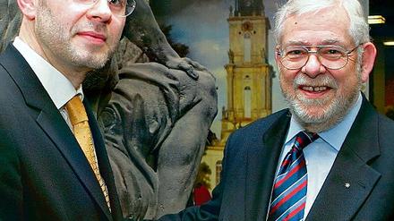 Frauenkirchen-Pfarrer Sebastian Feydt und Johann-Peter Bauer.