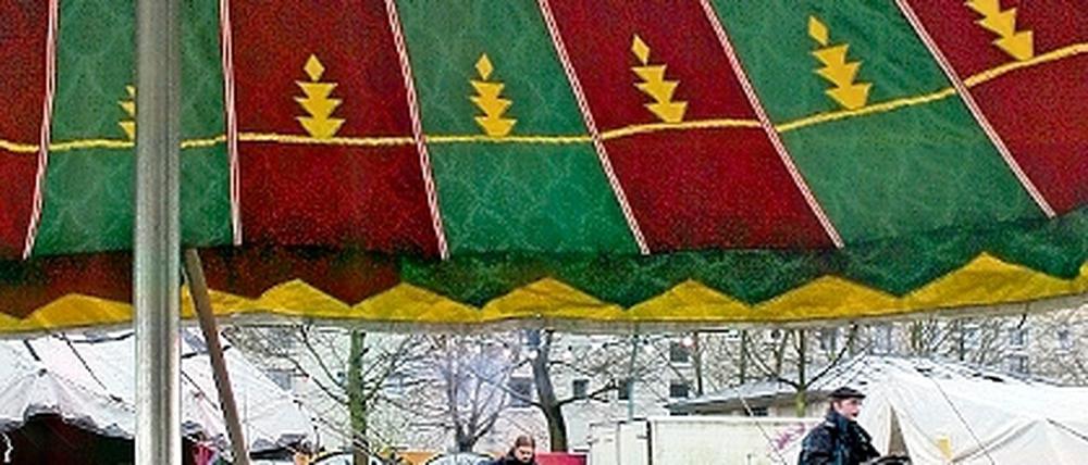 Abbau. Die Kulturcamper beendeten gestern ihre Winterzelt-Saison.