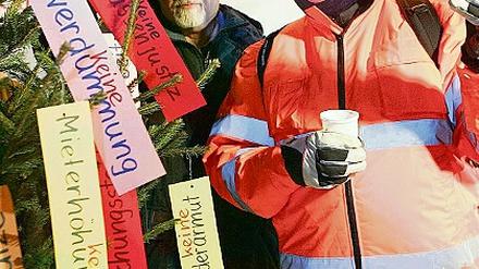 Wunschzettel. Hans-Georg Schmidt und Donald Gärtner (v.l.).