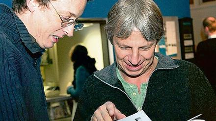 Zwischen Tragik und Komik. David Lode (l.) hat ein Buch über den Potsdamer Filmemacher Andreas Dresen (r.) verfasst.