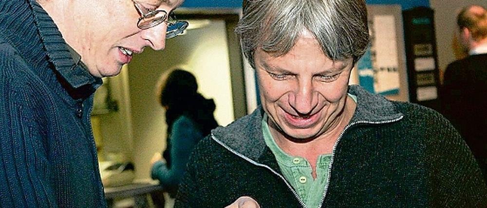 Zwischen Tragik und Komik. David Lode (l.) hat ein Buch über den Potsdamer Filmemacher Andreas Dresen (r.) verfasst.