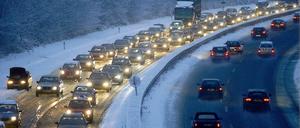 Aufpassen muss man in solchen Situationen immer noch selber. Es gibt keinen Anspruch auf Warnungen auf dem Autobahnleitsystem.