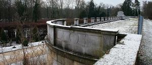Die Balustrade am Park Sanssouci soll 2011 wieder in altem Glanz strahlen.