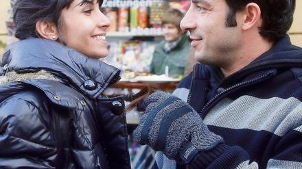 Multikulti: Die Schauspieler Sila Sahin und Tayfun Baydar drehen in Potsdam.