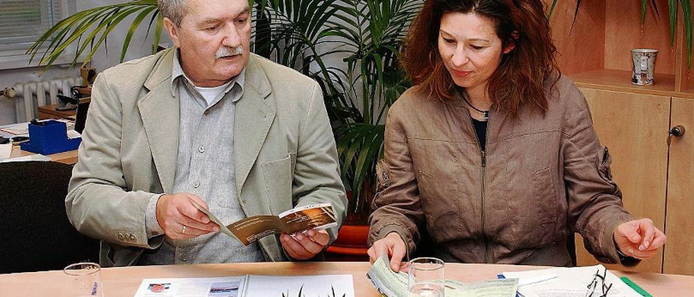 Ein eingespieltes Team. Lutz Henrich (58) ist seit 1998 Vorsitzender, Anne Pichler (38) seit 2000 Geschäftsführerin des Stadtsportbundes Potsdam.