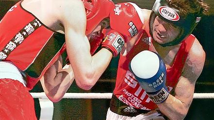 Ausgewechselte Gegner. Leichtgewichtler Eugen Burhard (l.) stand in der vergangenen Saison noch gegen Babelsbergs Aurimas Naudzius im Ring. Nun löst der Mann aus Osnabrück den Litauer ab.