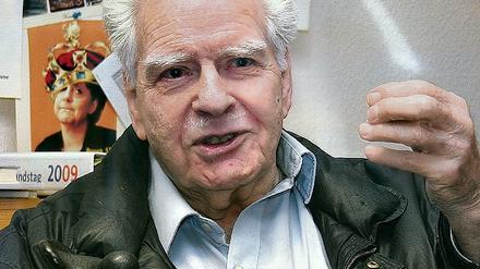 Wir waren jung, rot war toll. Der Berliner Fritz Teppich gestern bei seinem Besuch in Potsdam.