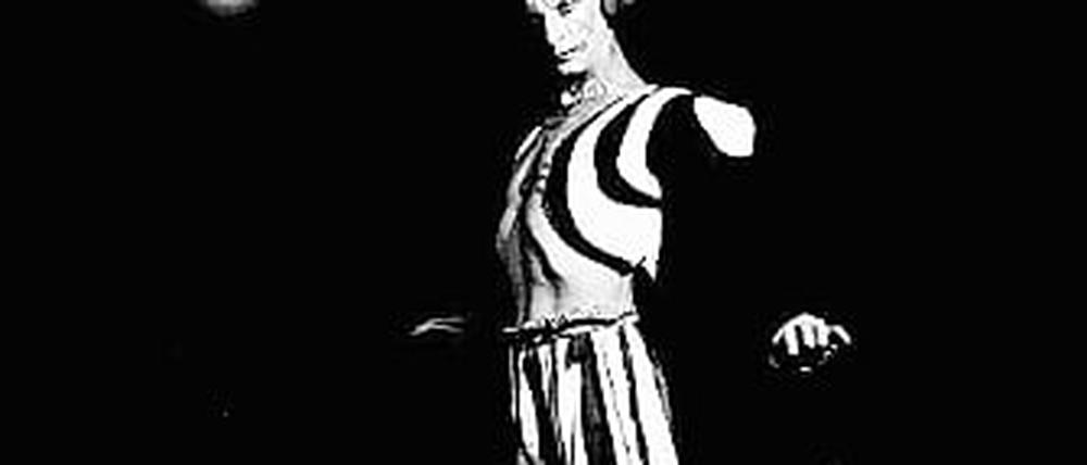 Liebesmarter. Anton Adassinsky in Harlekin.