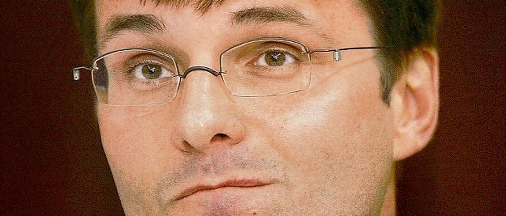 CDU gegen SPD: Petke (l.) kritisiert Schubert (M.), weil dieser Stadtverordneter ist und Innenminister Speers (r.) Büroleiter.