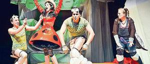 Triumph von kurzer Dauer. Caroline Lux als Marienkäfer Marianne freut sich über den Sieg.